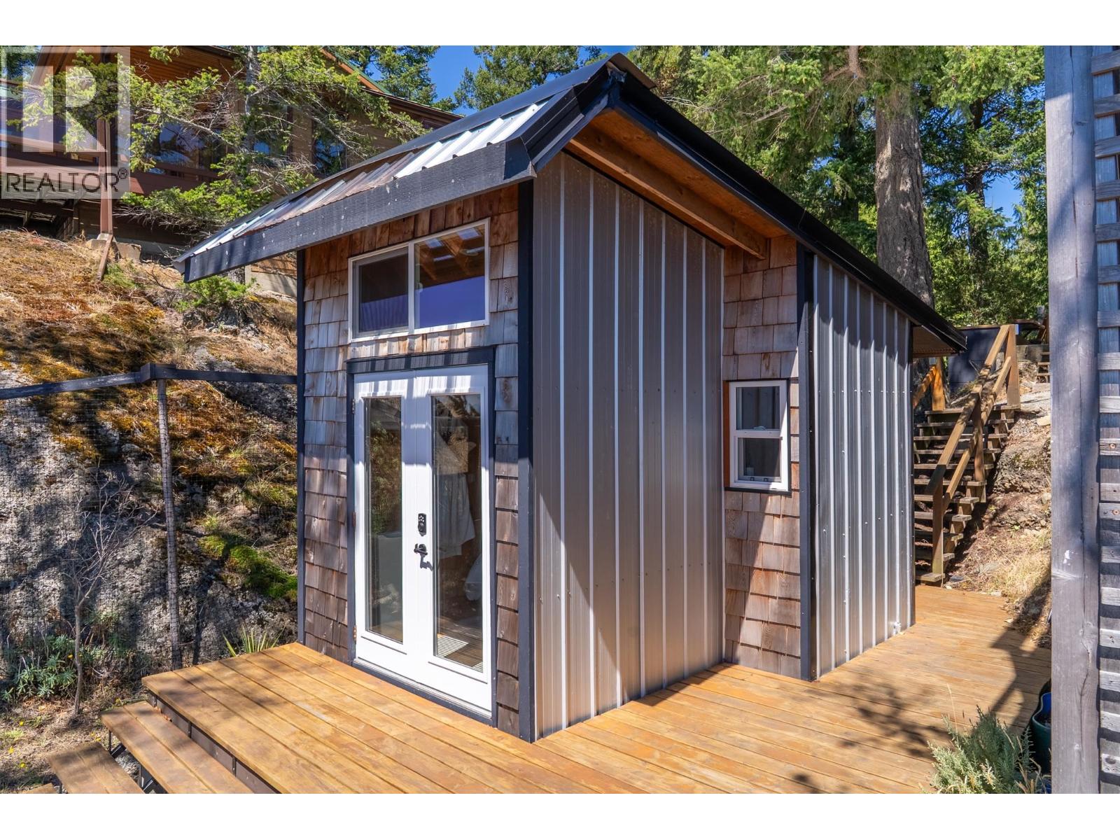 7918 Swanson View Drive, Pender Island, British Columbia  V0N 2M2 - Photo 27 - R3153681