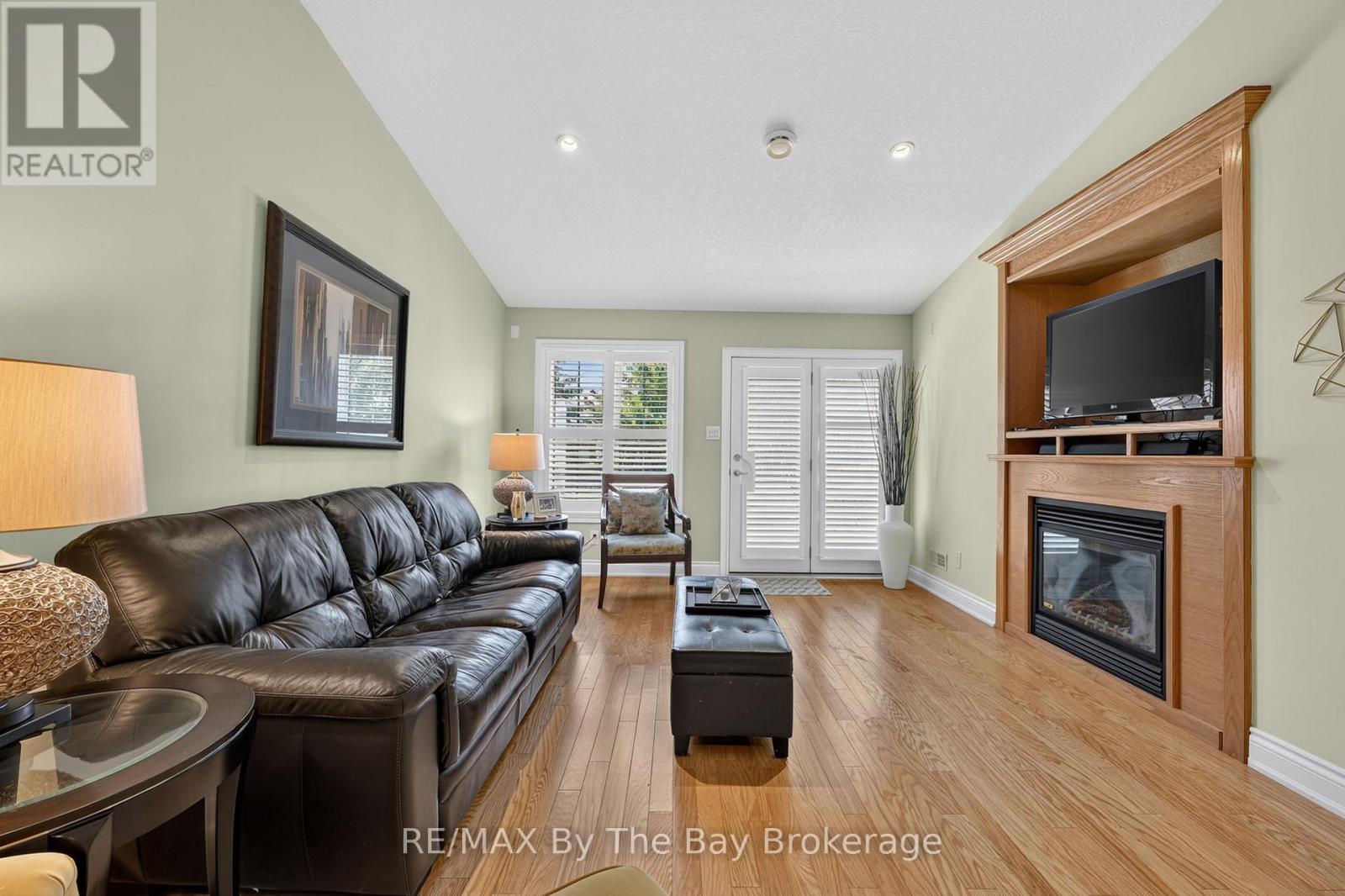 105 Meadow Lane, Wasaga Beach, Ontario  L9Z 0A4 - Photo 15 - S13651026