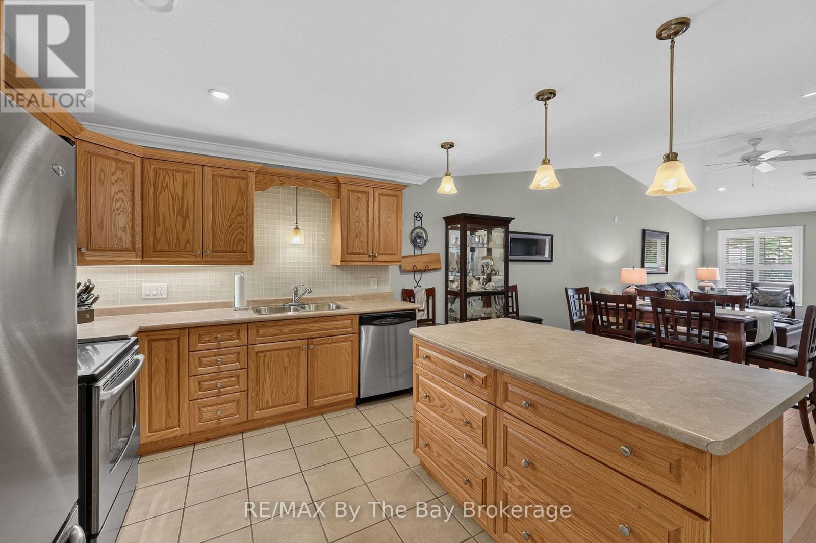 105 Meadow Lane, Wasaga Beach, Ontario  L9Z 0A4 - Photo 6 - S13651026