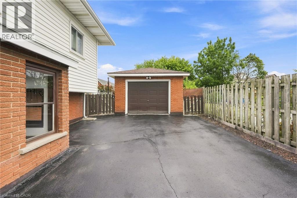 5742 Stanley Avenue, Niagara Falls, Ontario  L2G 3X7 - Photo 17 - 40853623