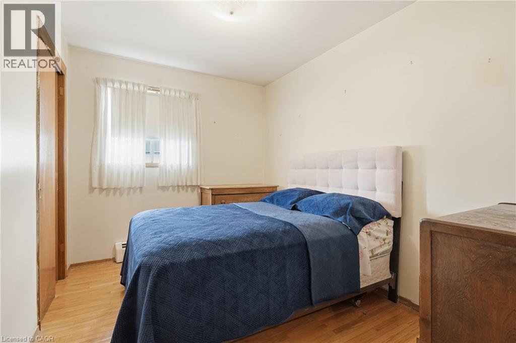 5742 Stanley Avenue, Niagara Falls, Ontario  L2G 3X7 - Photo 9 - 40853623