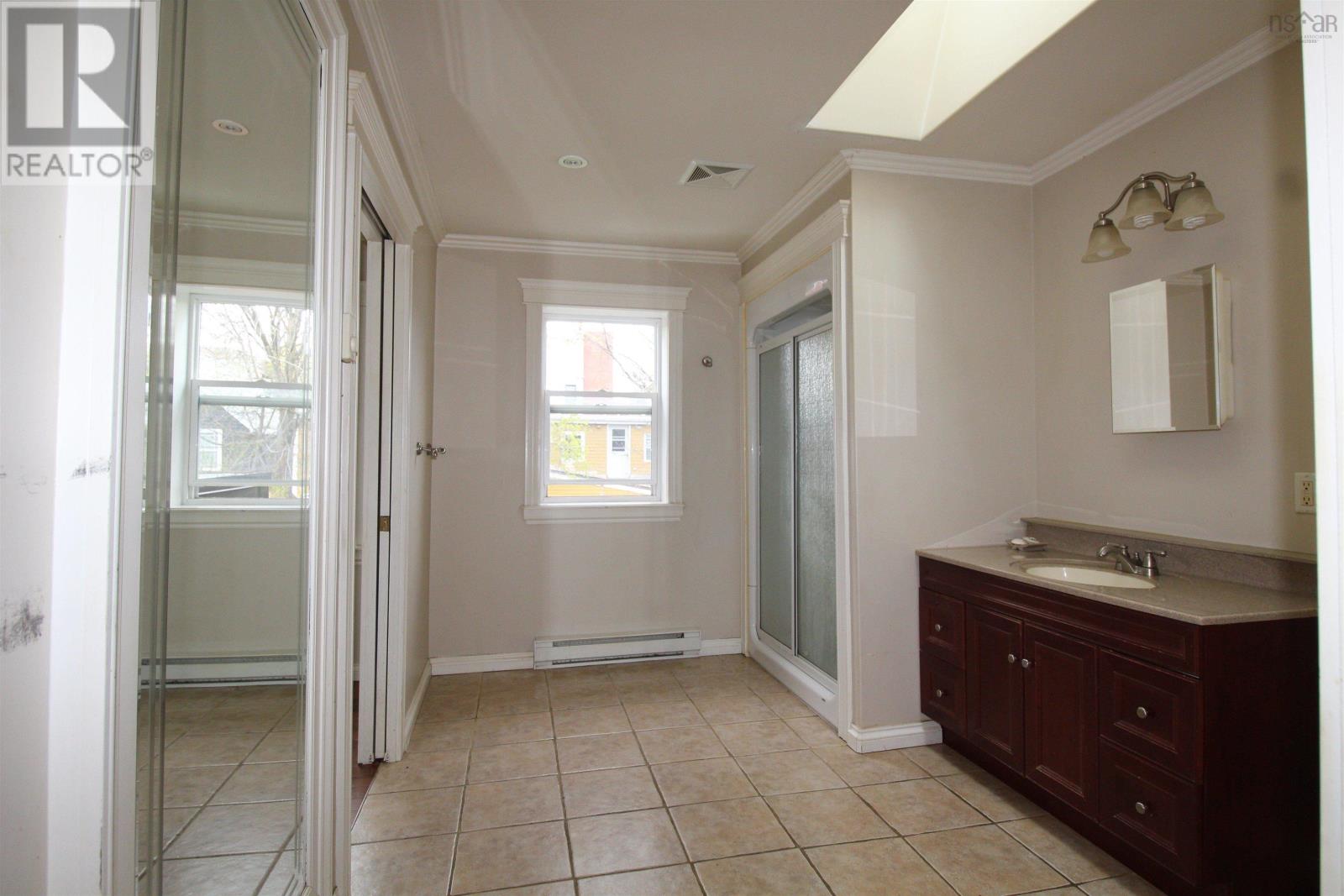 5789 Charles Street, Halifax, Nova Scotia  B3K 1K7 - Photo 9 - 202611319