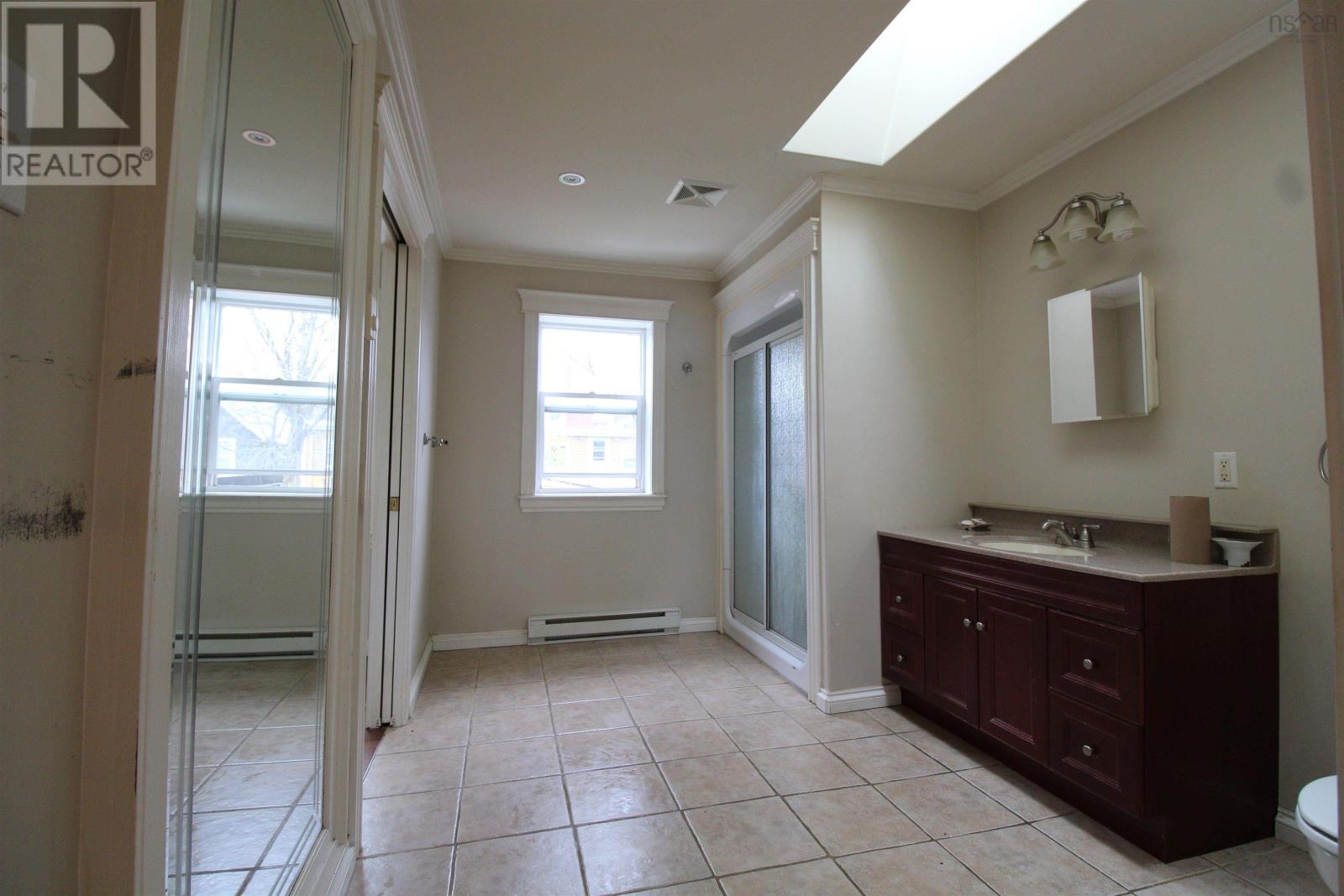 5789 Charles Street, Halifax, Nova Scotia  B3K 1K7 - Photo 6 - 202611319