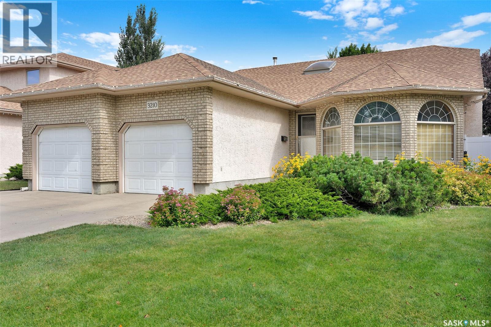 3210 Peyson BAY E, Regina, Saskatchewan