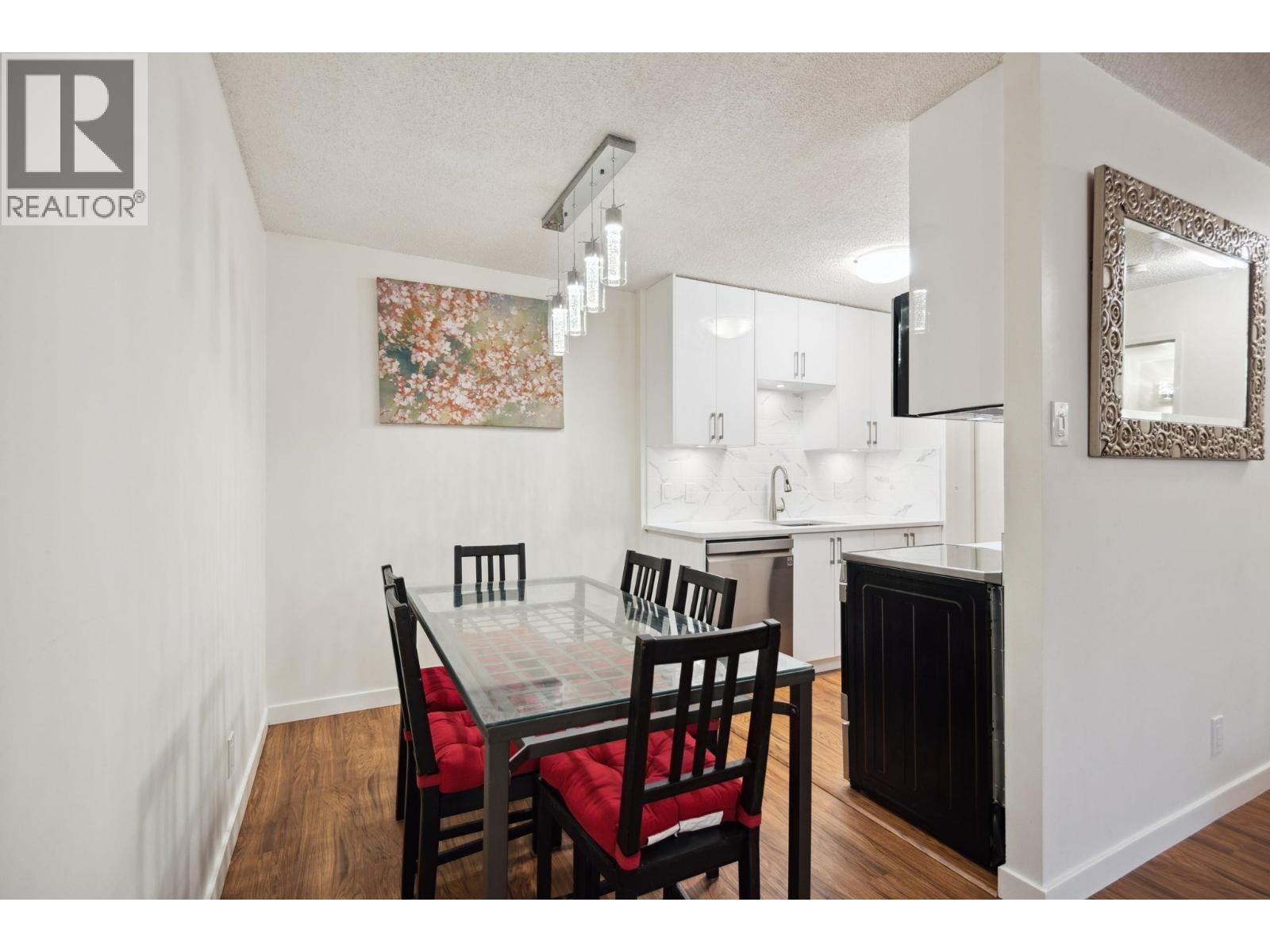 519 2012 Fullerton Avenue, North Vancouver, British Columbia  V7P 3E3 - Photo 3 - R3153275