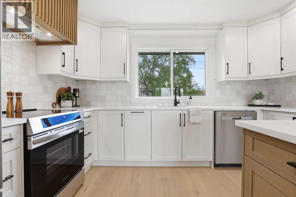 5439 Dalrymple Crescent NW, Calgary, Alberta  T3A 1R4 - Photo 12 - A2331749