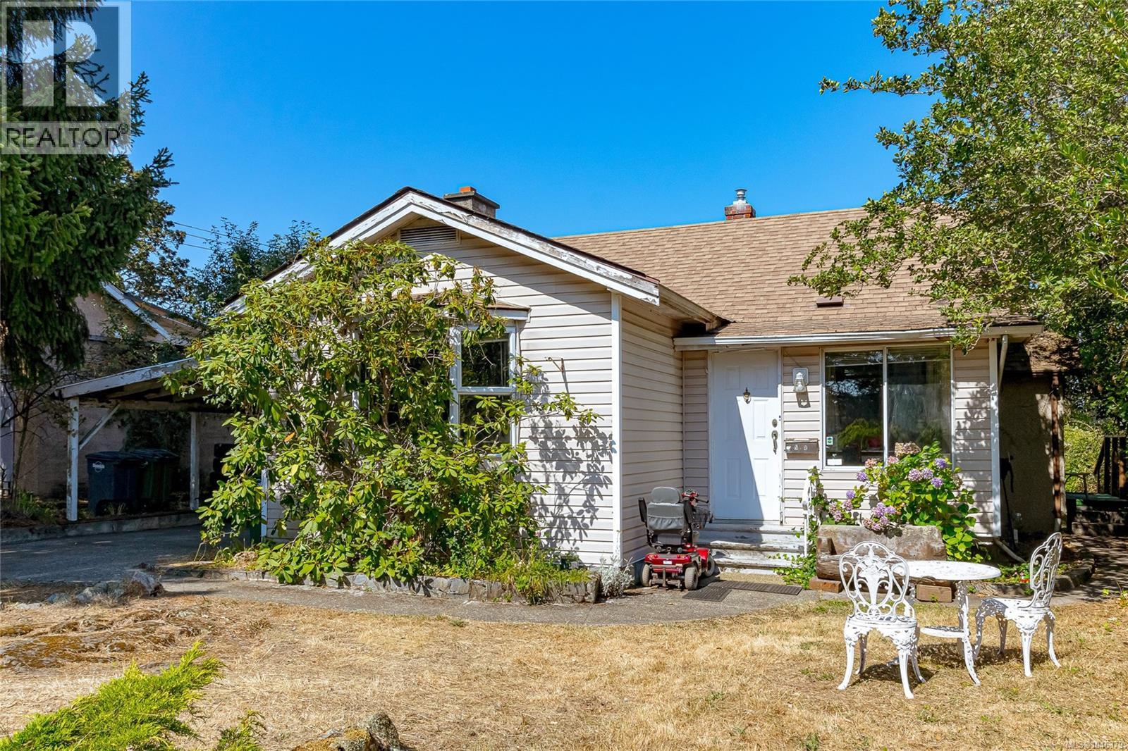 508 Davida Ave, Saanich, British Columbia