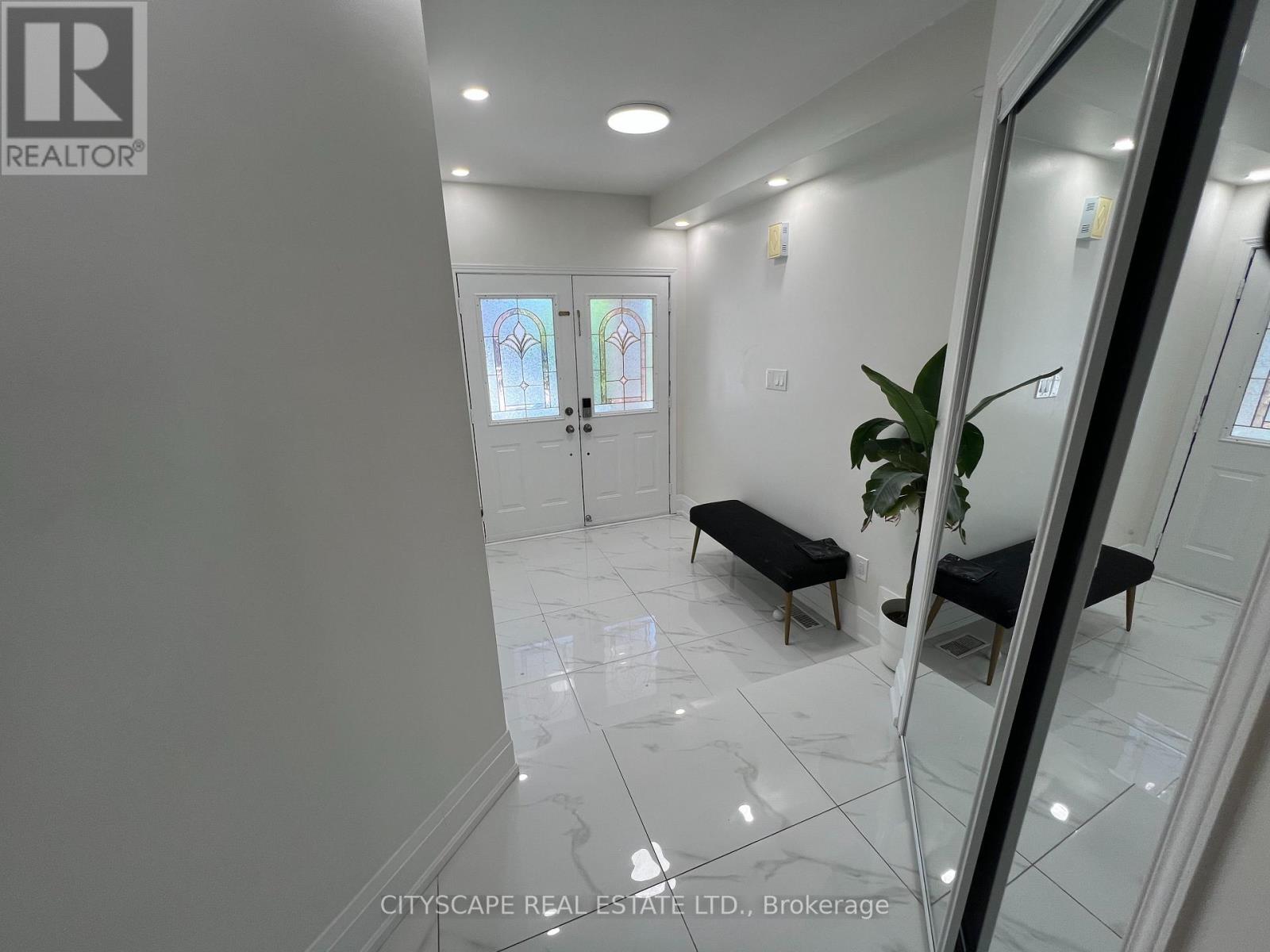 637 DOLLY BIRD LANE