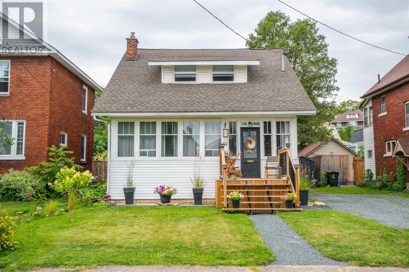14 The Drive, Sault Ste. Marie, Sault Ste. Marie, Ontario  P6B 1B7 - Photo 1 - SM262102