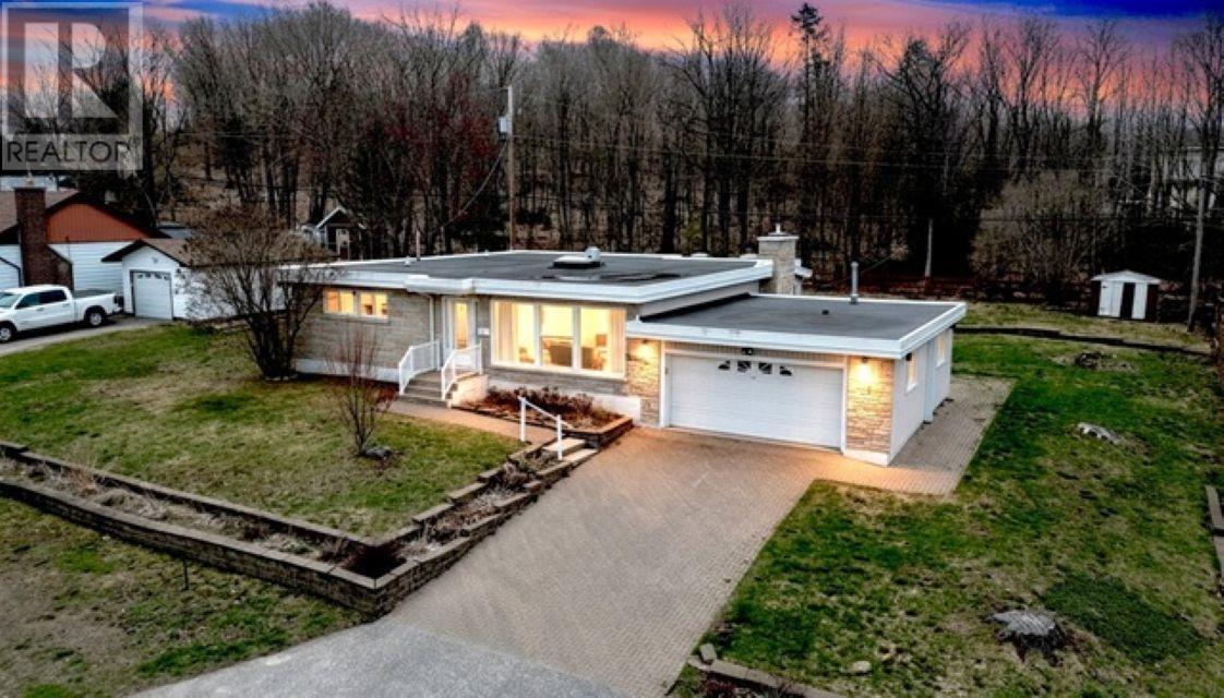 25 Gillanders Rd, Elliot Lake, Ontario P5A 1W4 - Photo 1 - SM262103