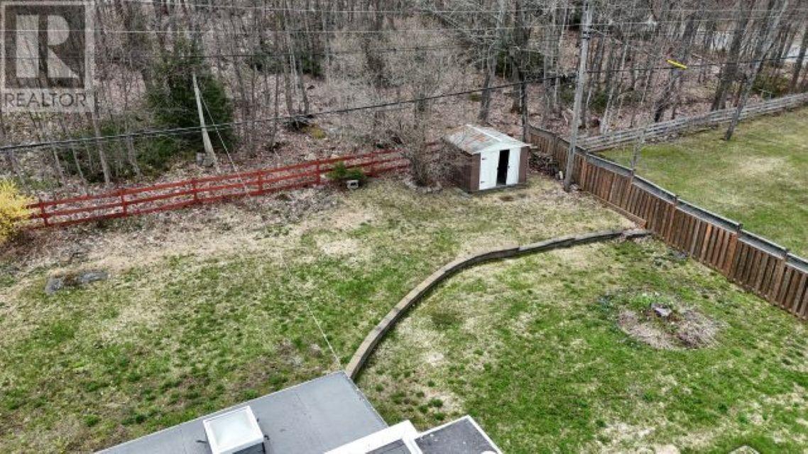 25 Gillanders Rd, Elliot Lake, Ontario P5A 1W4 - Photo 5 - SM262103