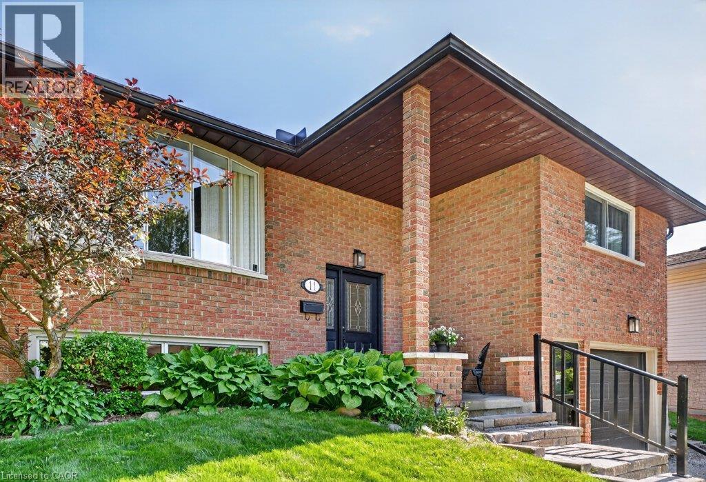 11 Graywood Court, Kitchener, Ontario  N2E 1W2 - Photo 2 - 40852263