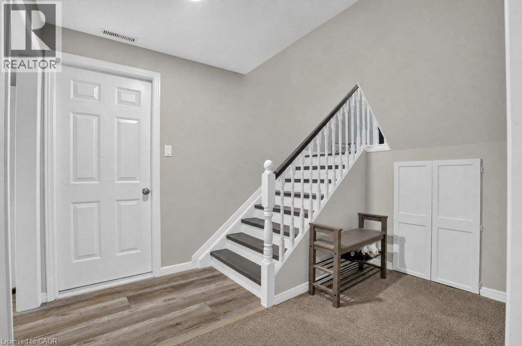 11 Graywood Court, Kitchener, Ontario  N2E 1W2 - Photo 24 - 40852263