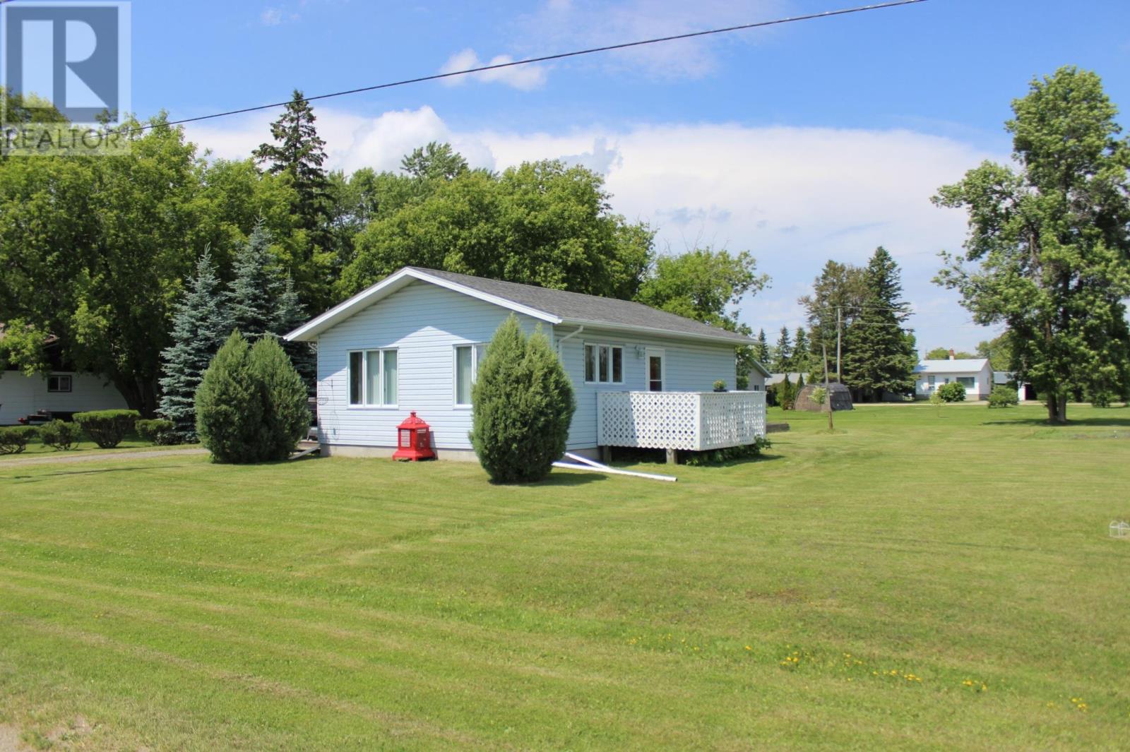 705-707 Lorena Street, Rainy River, Ontario  P0W 1L0 - Photo 2 - TB2601819