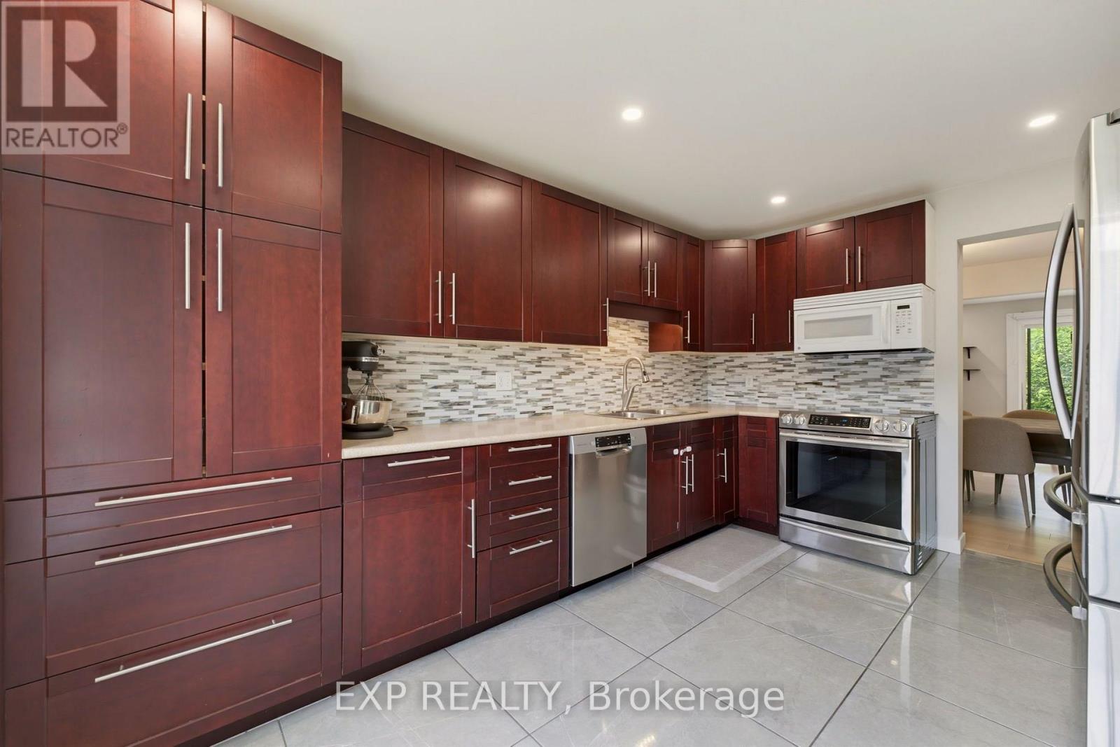 11 - 890 Cahill Drive W, Ottawa, Ontario  K1V 9A4 - Photo 5 - X13651214
