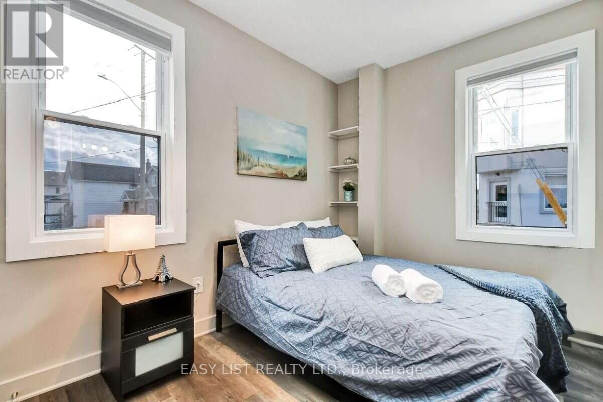 205 Marier Avenue, Ottawa, Ontario  K1L 5R6 - Photo 3 - X13651230