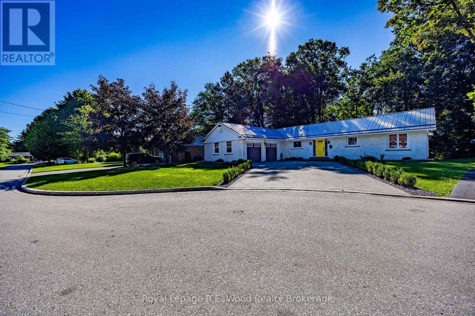 6 Highland Drive, Tillsonburg, Ontario  N4G 2E9 - Photo 2 - X13651170