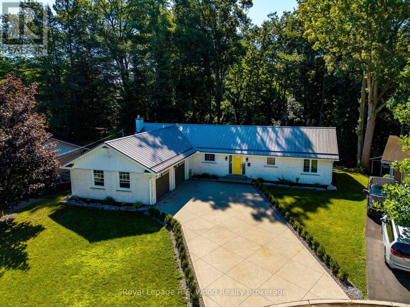 6 Highland Drive, Tillsonburg, Ontario  N4G 2E9 - Photo 3 - X13651170