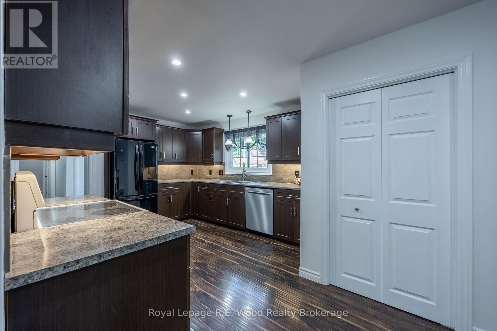 6 Highland Drive, Tillsonburg, Ontario  N4G 2E9 - Photo 7 - X13651170