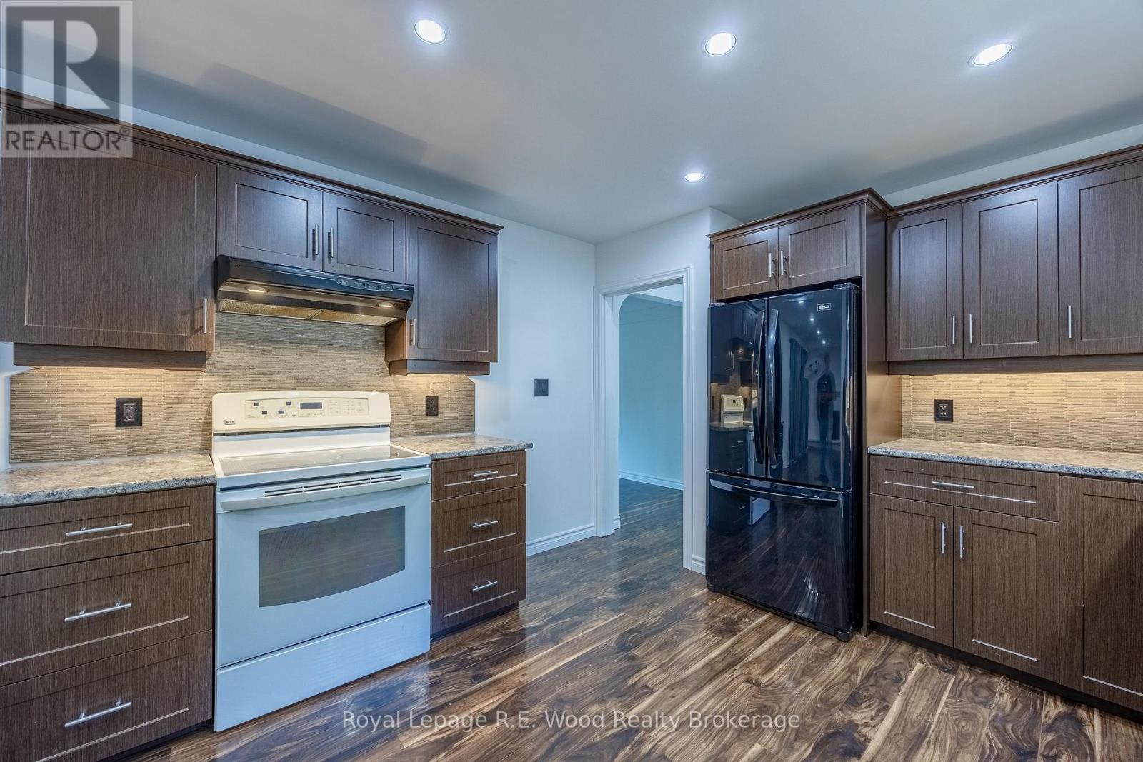 6 Highland Drive, Tillsonburg, Ontario  N4G 2E9 - Photo 8 - X13651170