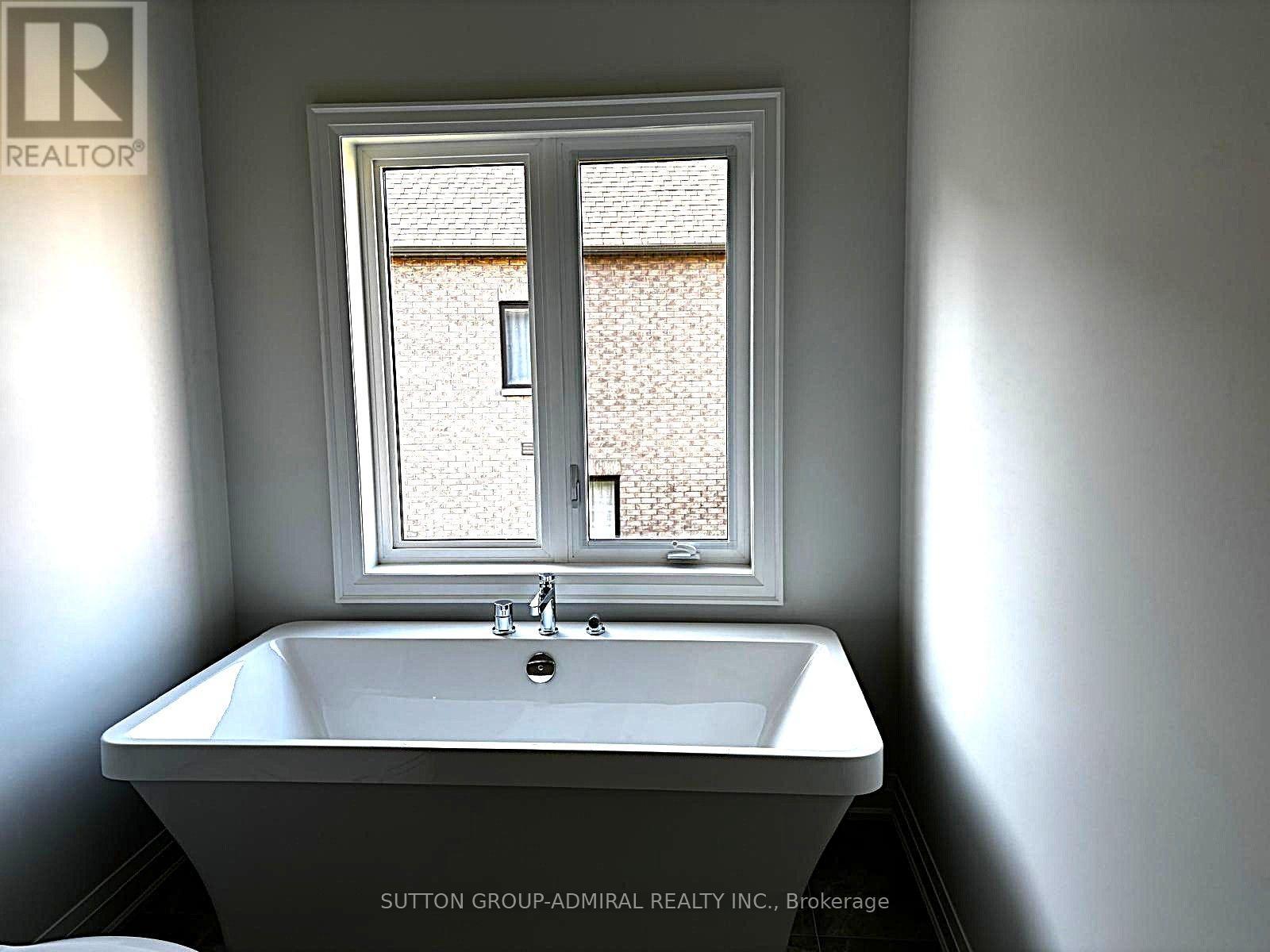 16 Donnacona Drive, Vaughan, Ontario  L4H 5L6 - Photo 22 - N13650198