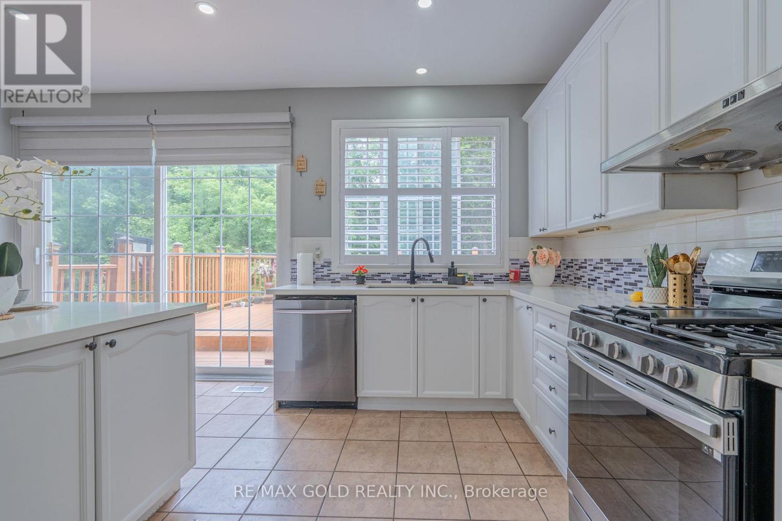 141 Whitwell Drive, Brampton, Ontario  L6P 1L2 - Photo 15 - W13647656