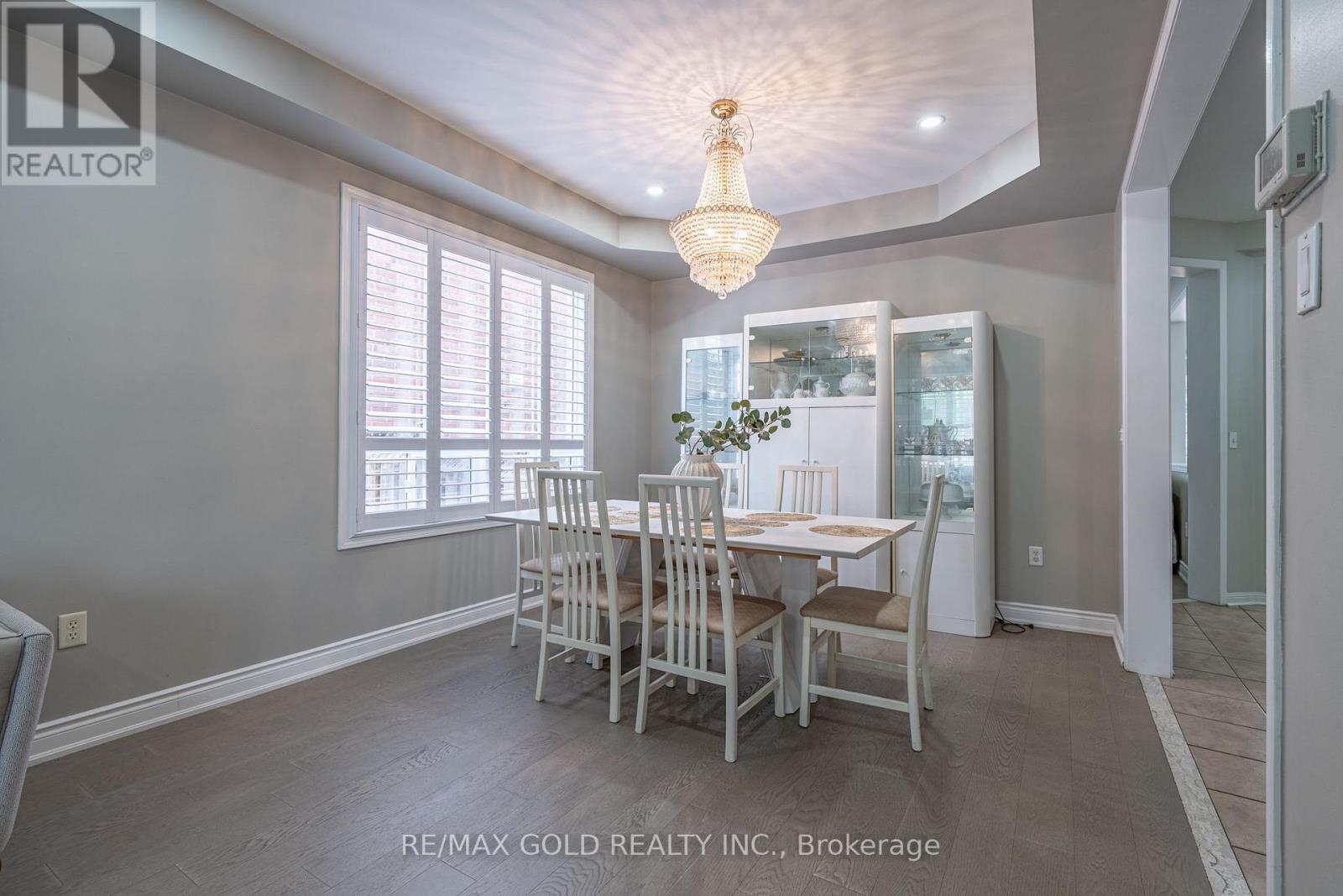 141 Whitwell Drive, Brampton, Ontario  L6P 1L2 - Photo 9 - W13647656