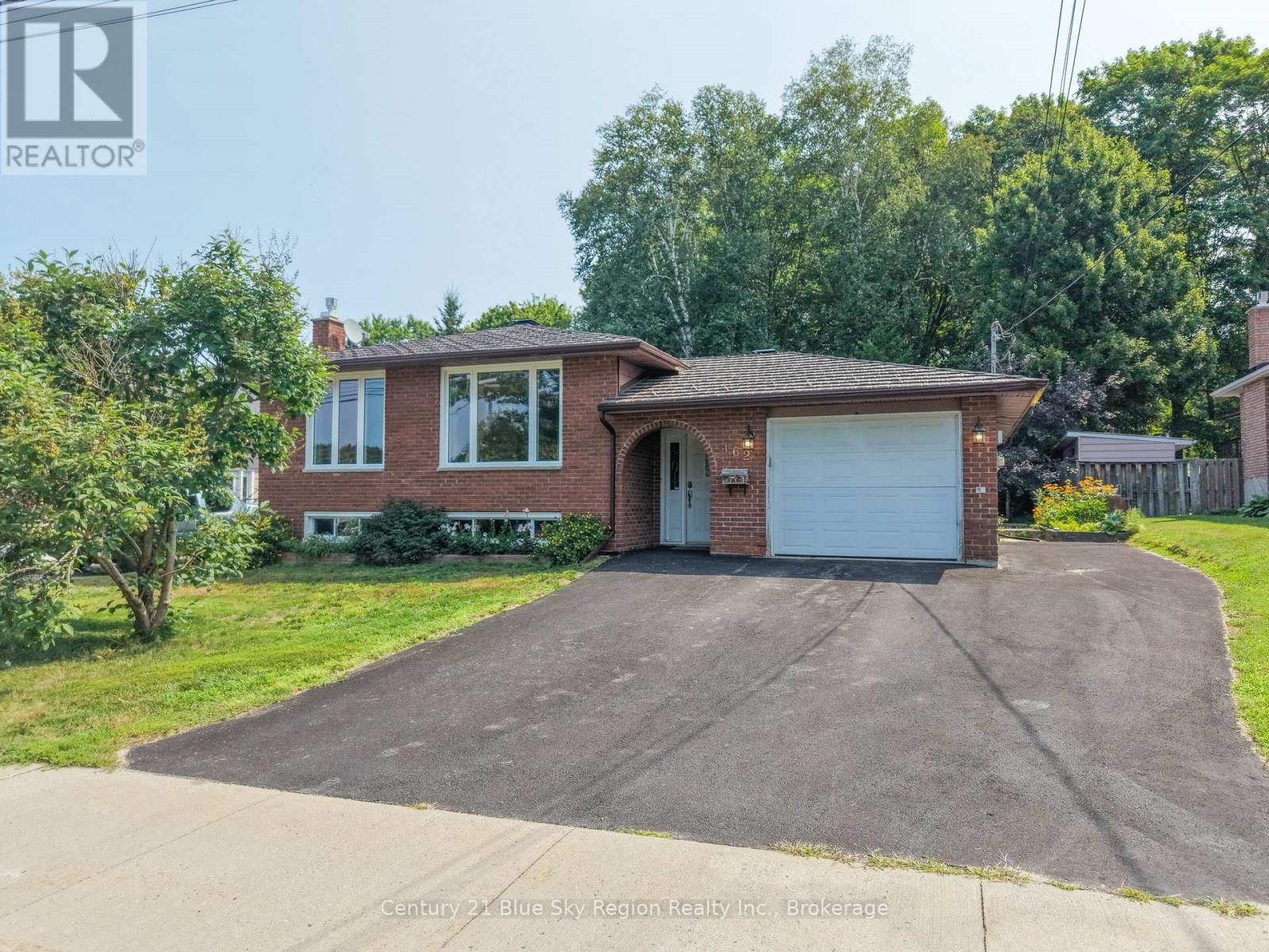 162 Greenhill Avenue, North Bay, Ontario  P1C 1H8 - Photo 1 - X13651196