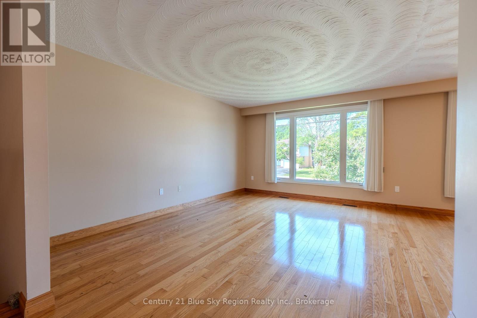 162 Greenhill Avenue, North Bay, Ontario  P1C 1H8 - Photo 3 - X13651196