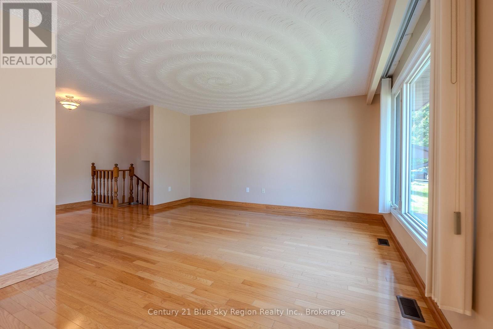 162 Greenhill Avenue, North Bay, Ontario  P1C 1H8 - Photo 4 - X13651196