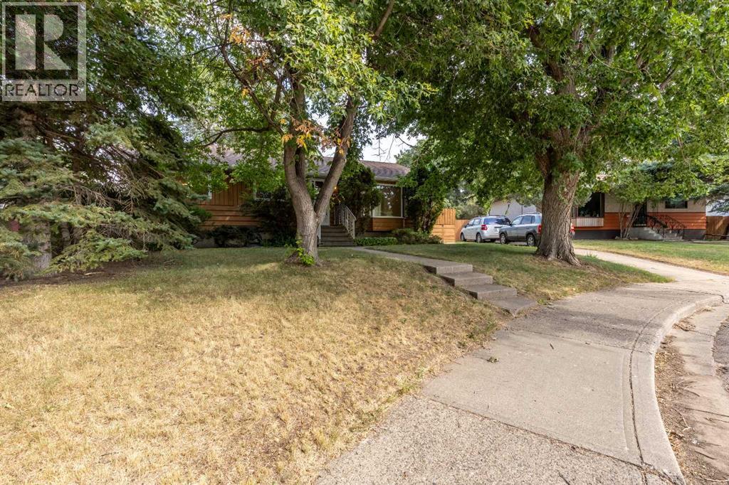 1005 17 Street N, Lethbridge, Alberta  T1H 3E3 - Photo 2 - A2332878