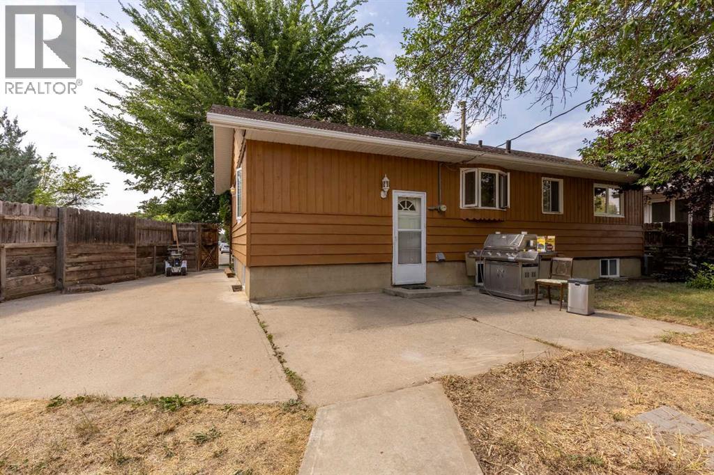 1005 17 Street N, Lethbridge, Alberta  T1H 3E3 - Photo 34 - A2332878