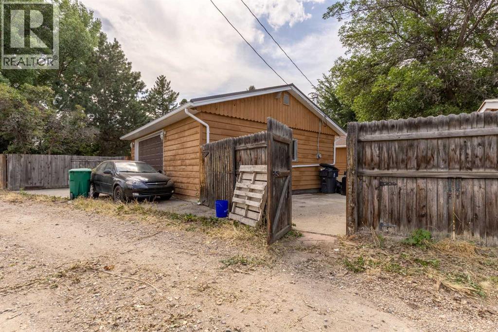 1005 17 Street N, Lethbridge, Alberta  T1H 3E3 - Photo 37 - A2332878