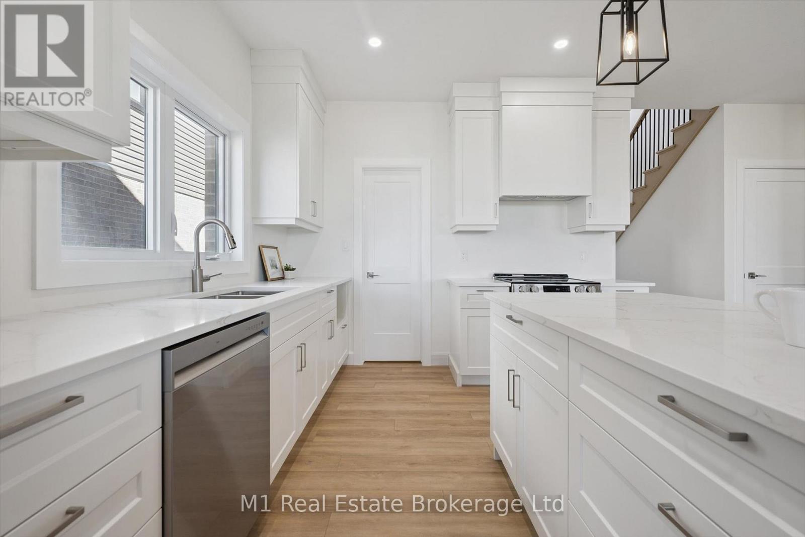 74 Bedell Drive, Mapleton, Ontario  N0G 1P0 - Photo 10 - X13651116