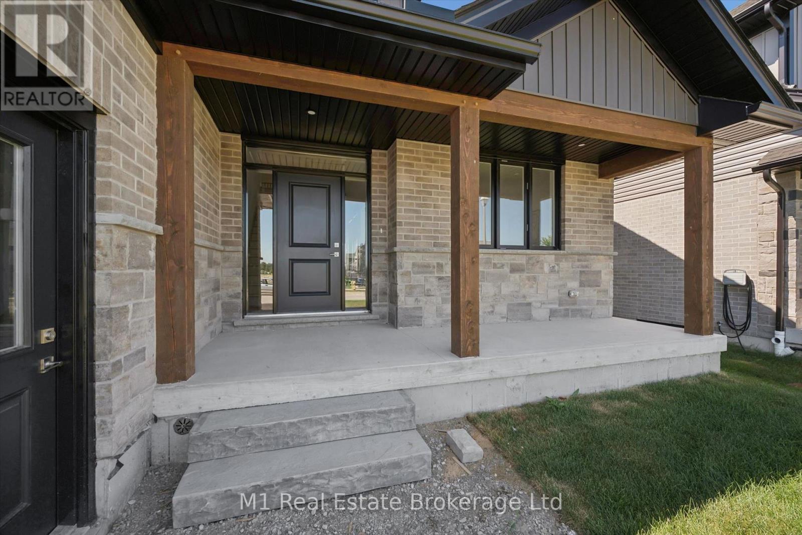 74 Bedell Drive, Mapleton, Ontario  N0G 1P0 - Photo 3 - X13651116