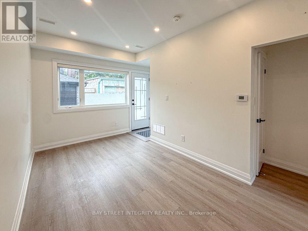 Laneway - 598 Crawford Street, Toronto, Ontario  M6G 3K2 - Photo 2 - C13651148