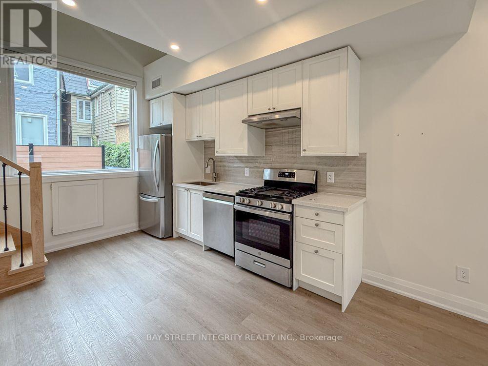 Laneway - 598 Crawford Street, Toronto, Ontario  M6G 3K2 - Photo 3 - C13651148