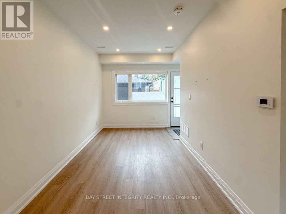 Laneway - 598 Crawford Street, Toronto, Ontario  M6G 3K2 - Photo 4 - C13651148