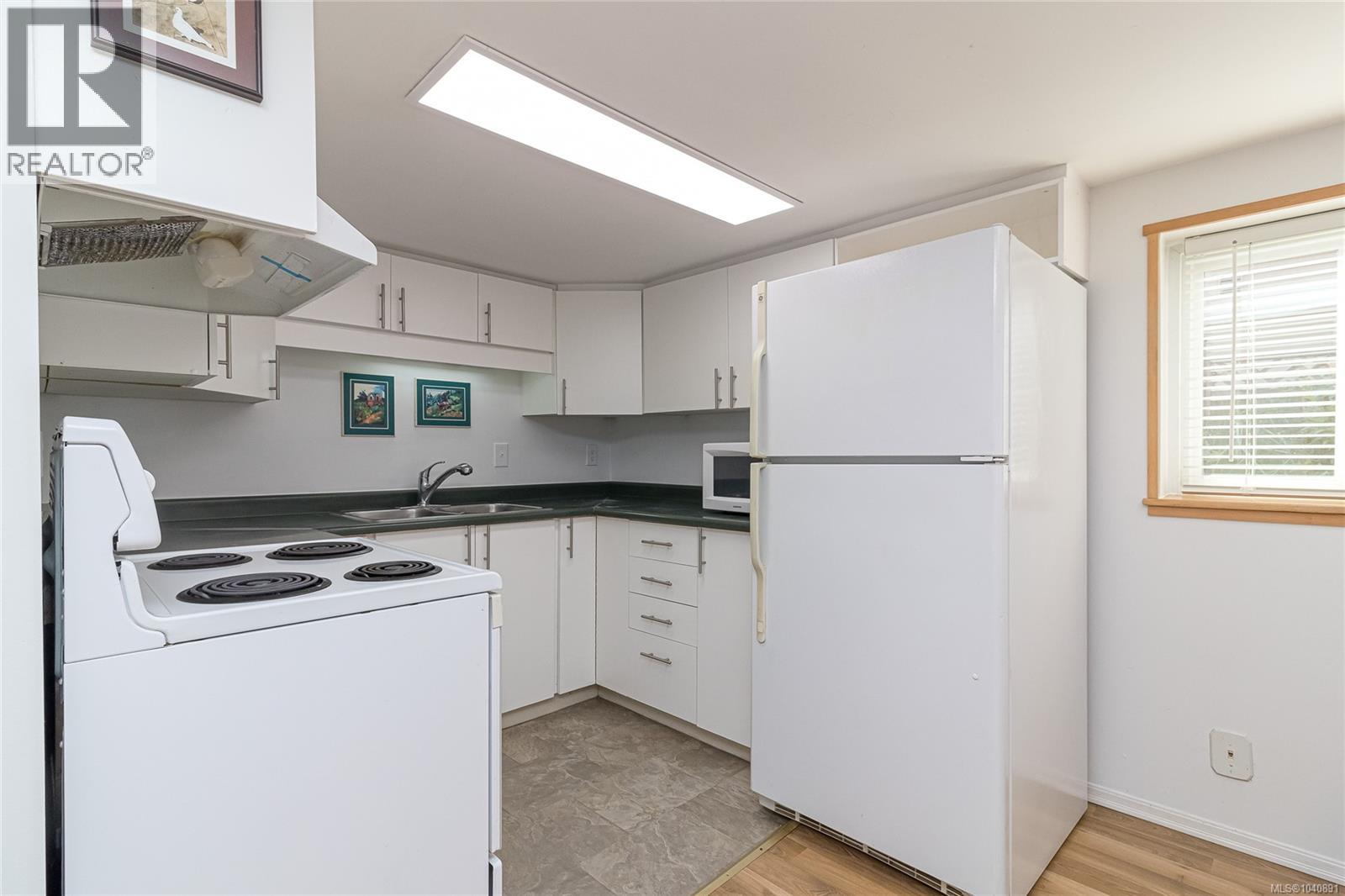 367 Vincent Ave, Saanich, British Columbia  V9A 2G8 - Photo 38 - 1040891