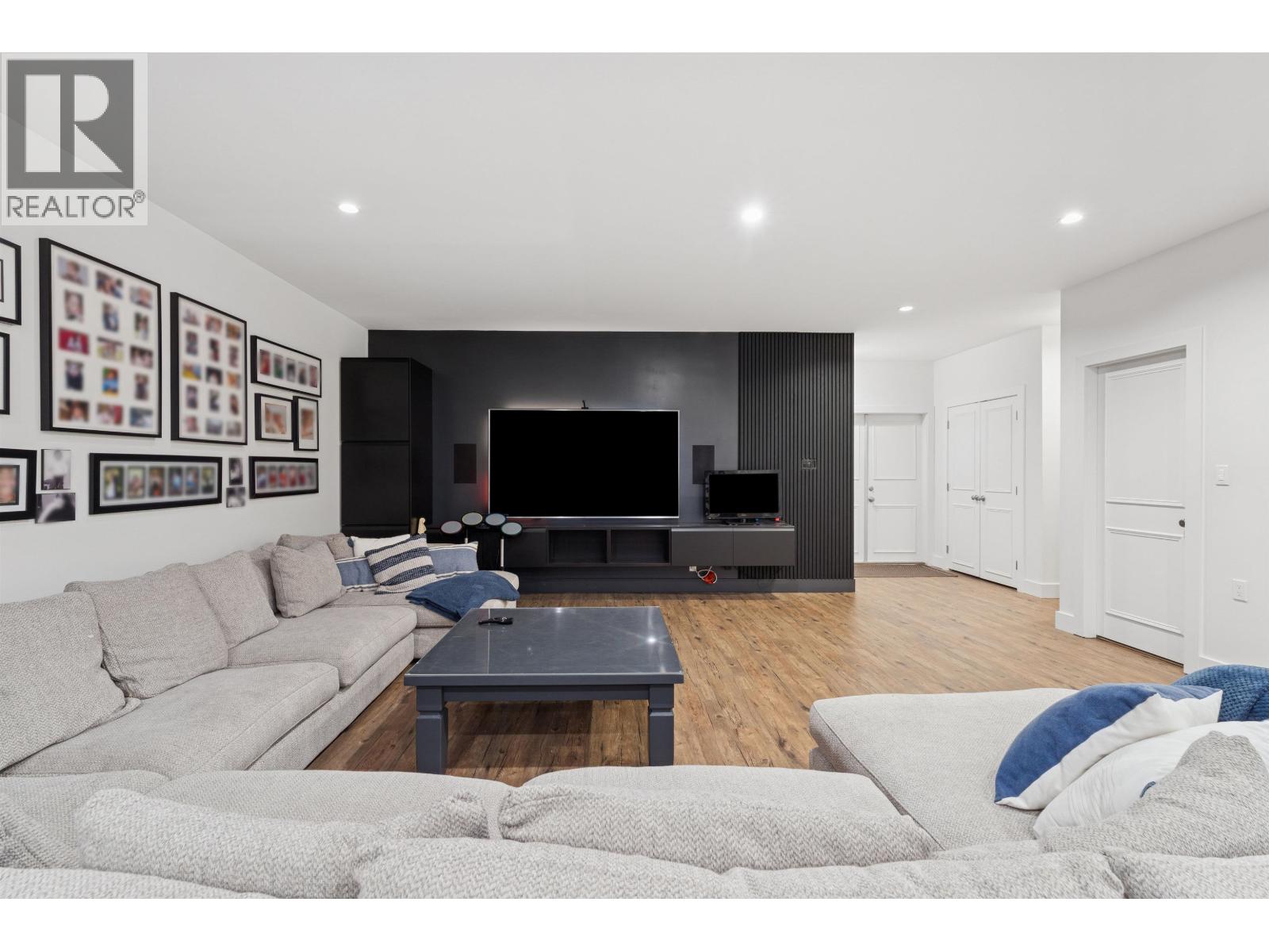 7863 Walmsley Court, Burnaby, British Columbia  V5E 3X3 - Photo 29 - R3132917