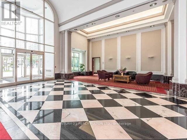 2010 - 11 Lee Centre Drive, Toronto (Woburn), Ontario  M1H 3J5 - Photo 2 - E13651090