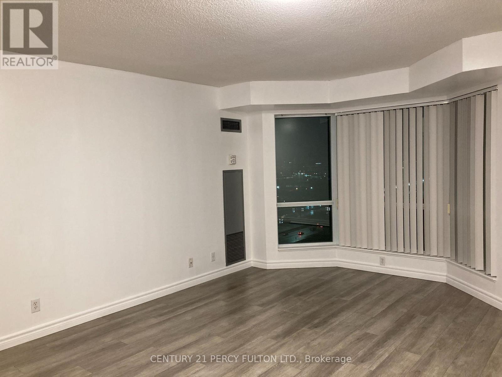 2010 - 11 Lee Centre Drive, Toronto (Woburn), Ontario  M1H 3J5 - Photo 5 - E13651090