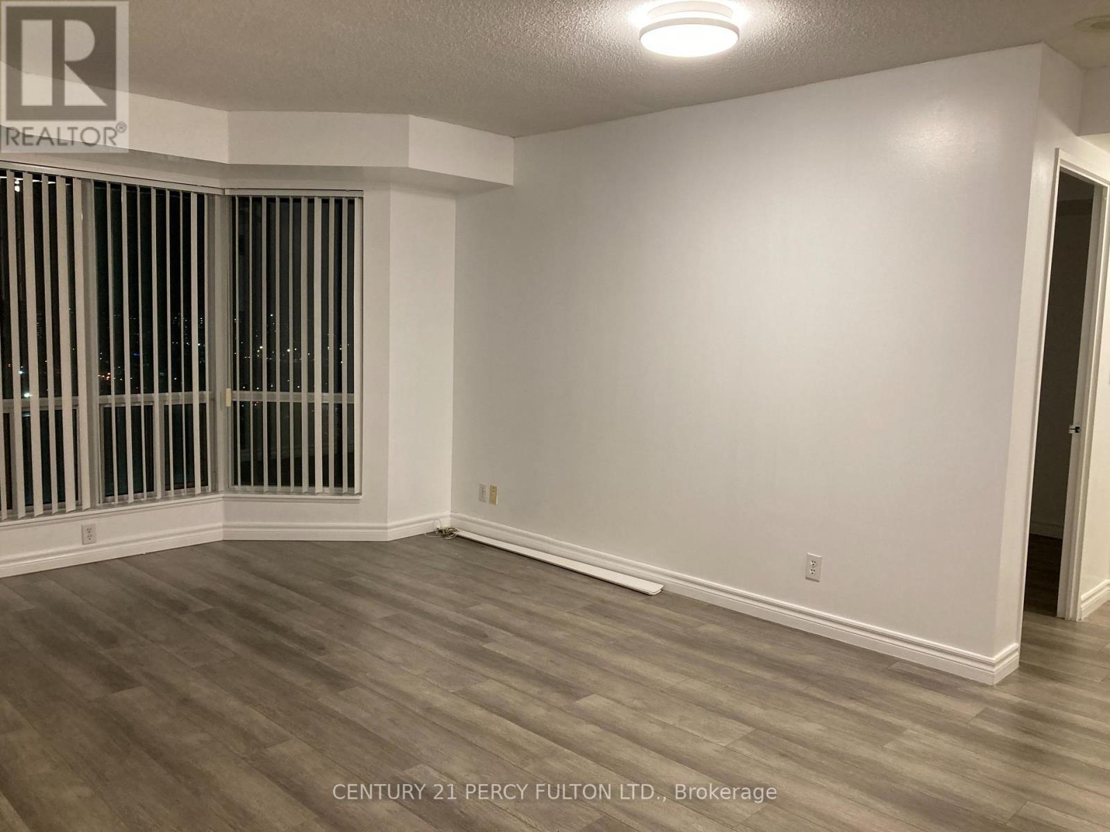 2010 - 11 Lee Centre Drive, Toronto (Woburn), Ontario  M1H 3J5 - Photo 6 - E13651090