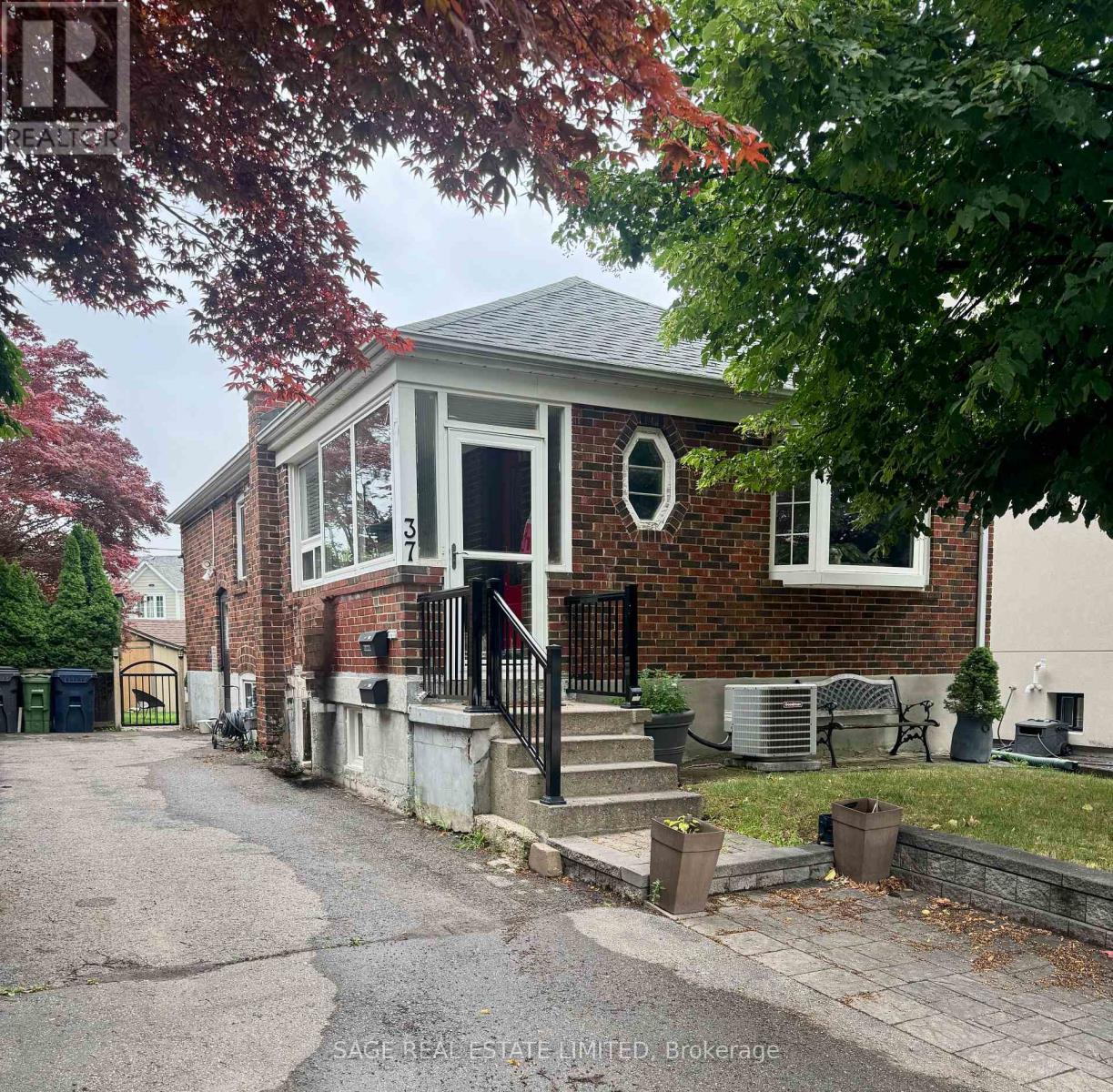 Main Floor - 37 Tiago Avenue, Toronto, Ontario  M4B 1Z9 - Photo 1 - E13651124