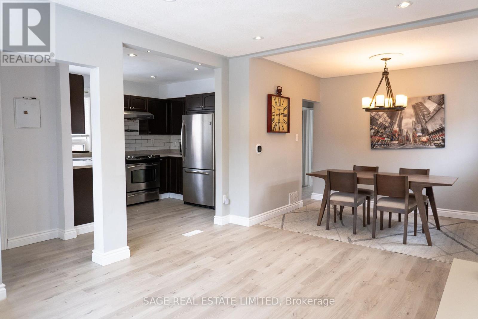 Main Floor - 37 Tiago Avenue, Toronto, Ontario  M4B 1Z9 - Photo 10 - E13651124