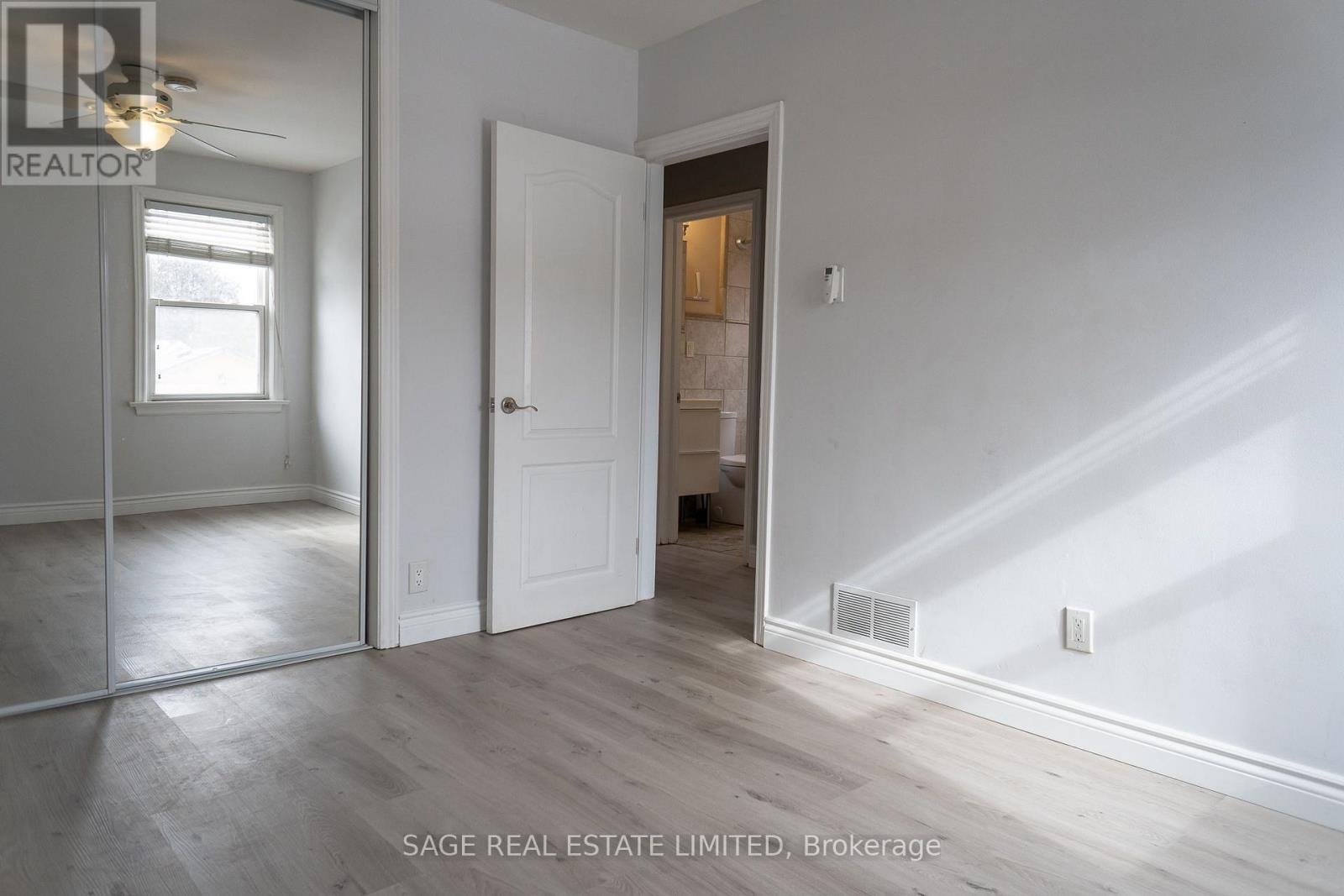 Main Floor - 37 Tiago Avenue, Toronto, Ontario  M4B 1Z9 - Photo 12 - E13651124