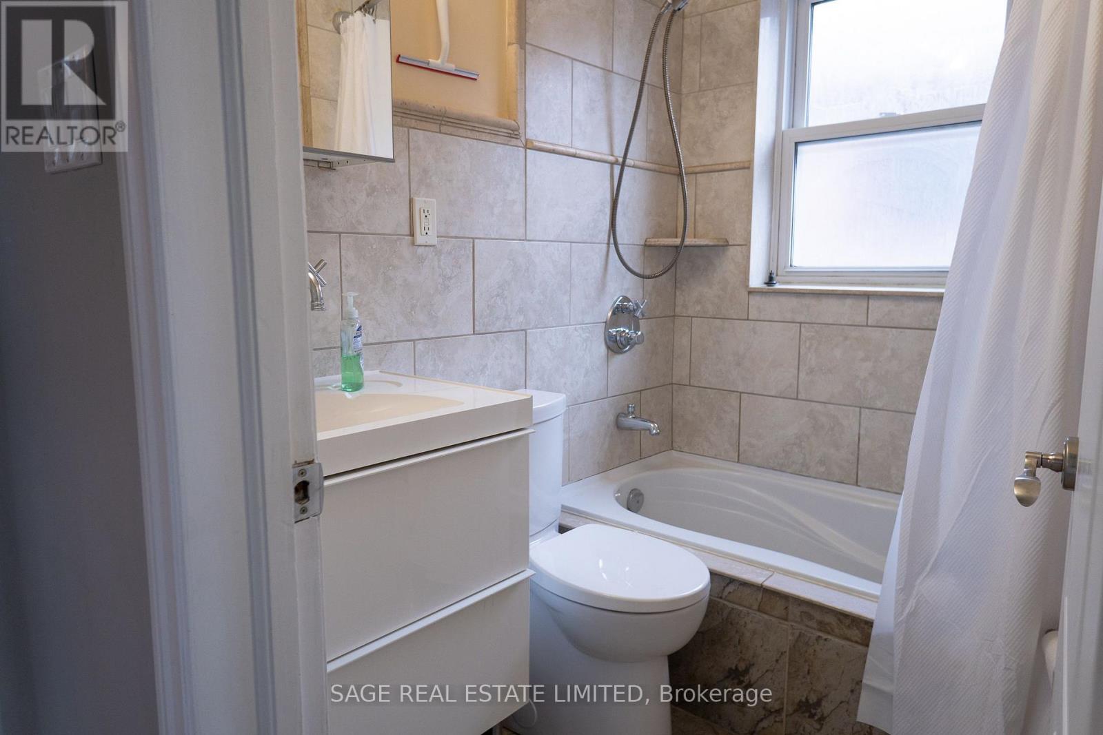 Main Floor - 37 Tiago Avenue, Toronto, Ontario  M4B 1Z9 - Photo 16 - E13651124