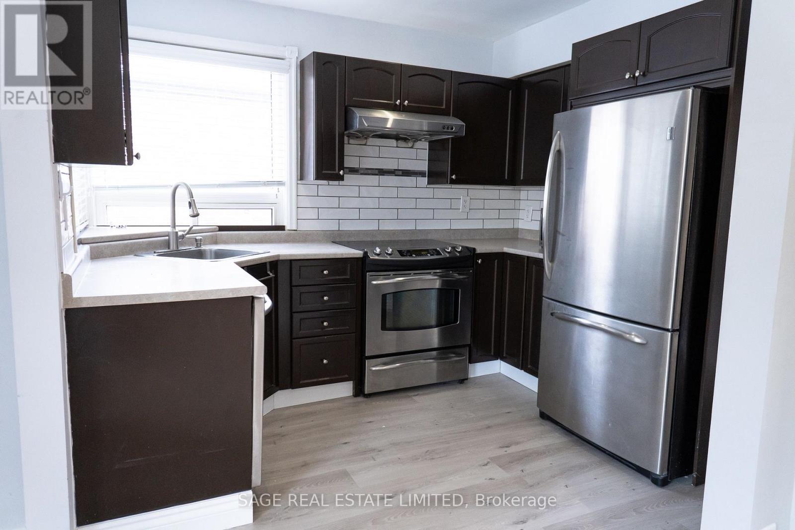 Main Floor - 37 Tiago Avenue, Toronto, Ontario  M4B 1Z9 - Photo 6 - E13651124