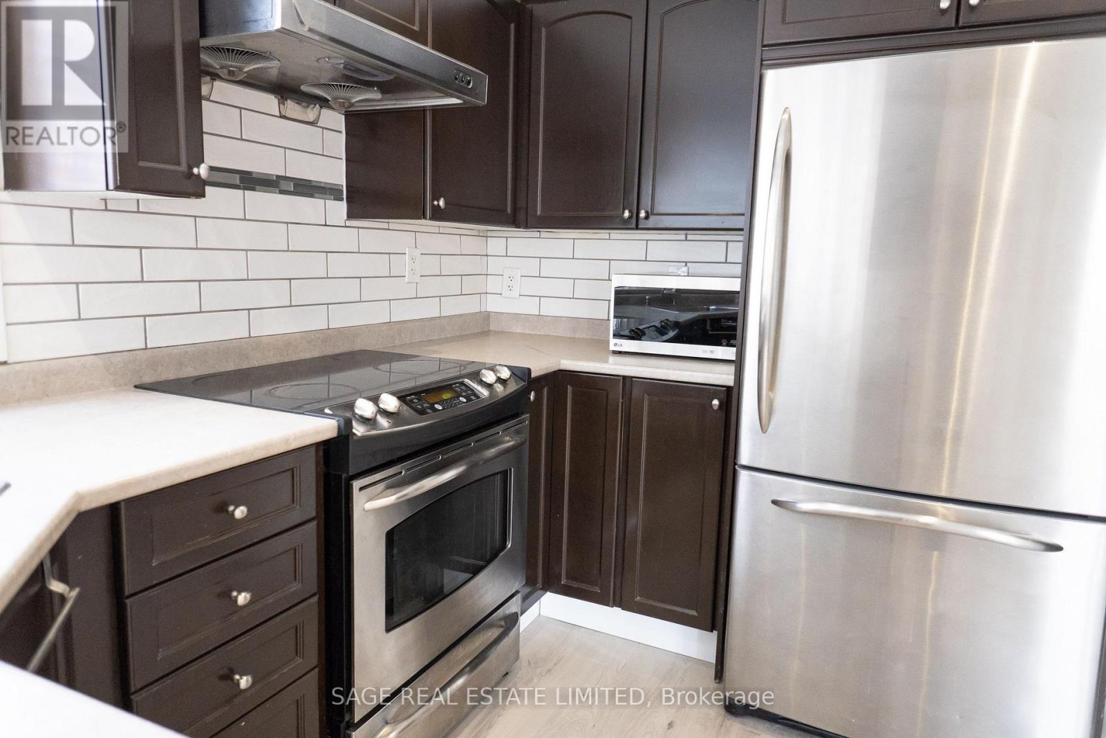 Main Floor - 37 Tiago Avenue, Toronto, Ontario  M4B 1Z9 - Photo 8 - E13651124