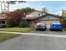 31 MELVA CRESCENT, Toronto, Ontario